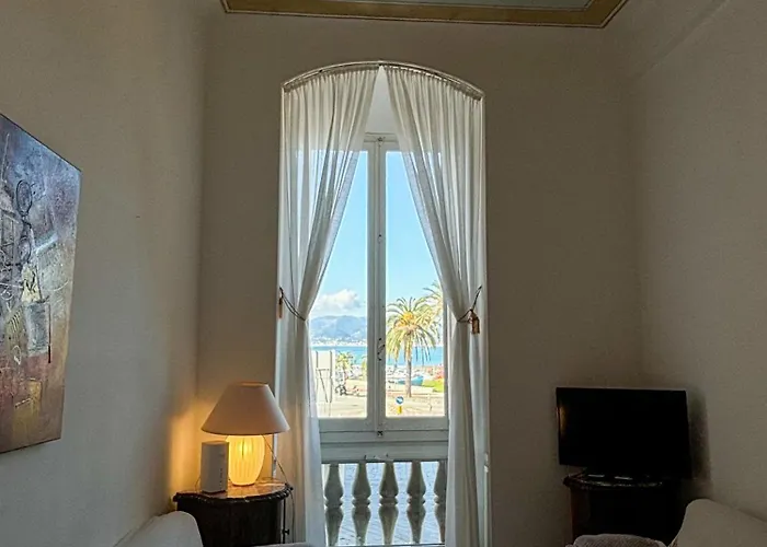 La Terrazza Sulla Baia The Balcony By The Bay 公寓