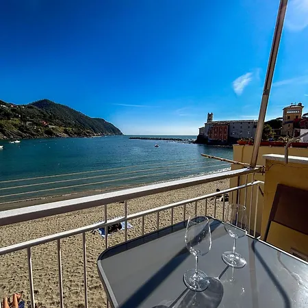 La Terrazza Sulla Baia The Balcony By The Bay * Sestri Levante